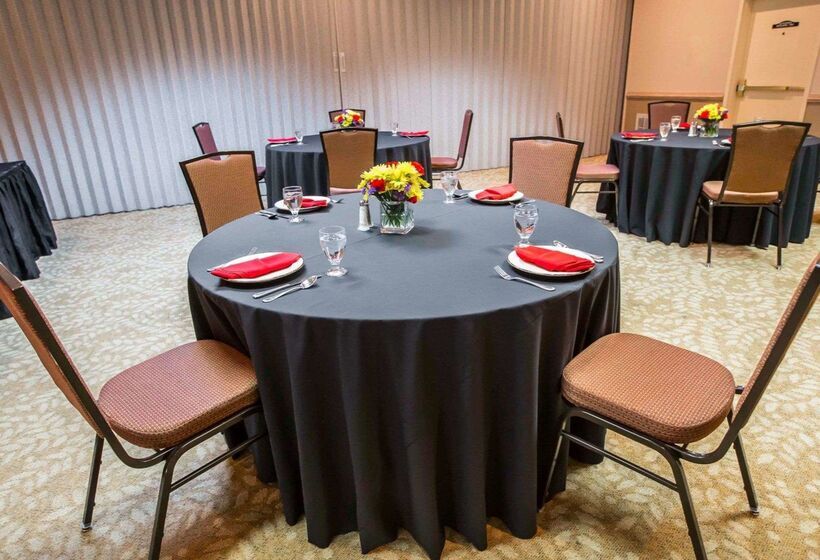 هتل Comfort Suites University Area Notre Damesouth Bend