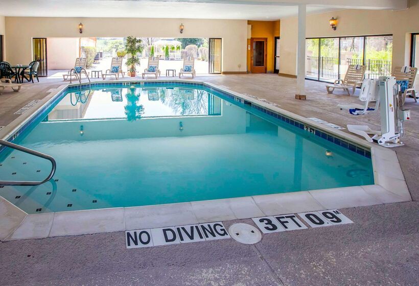 هتل Comfort Suites University Area Notre Damesouth Bend