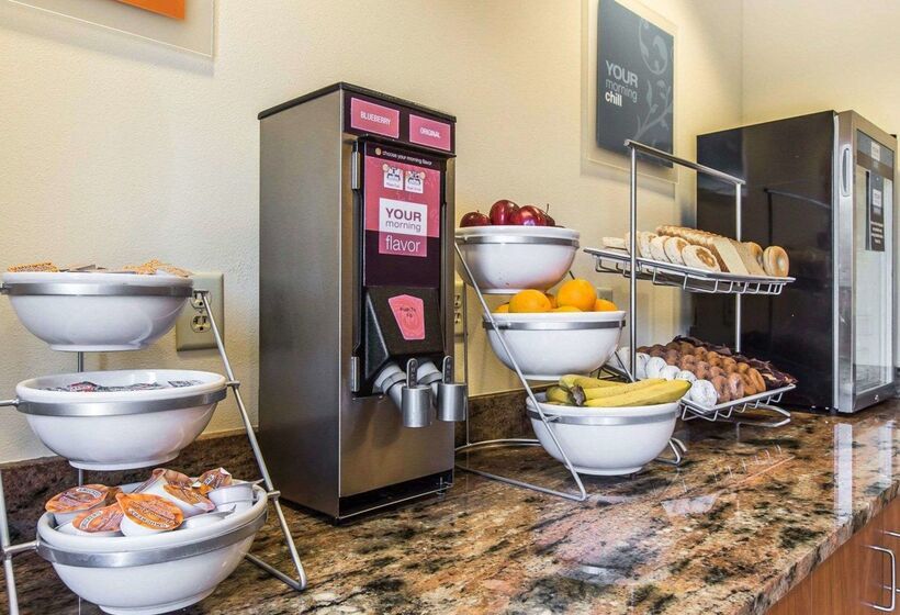 فندق Comfort Suites