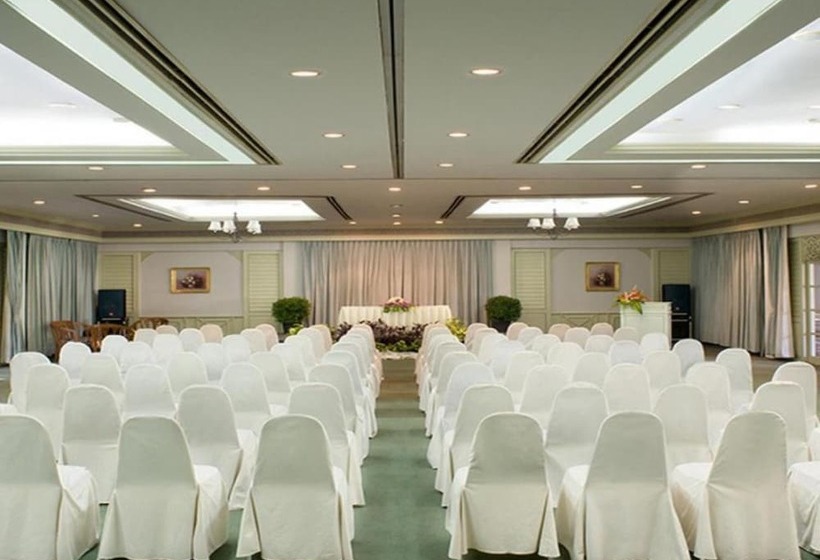 호텔 Comsaed River Kwai Resort