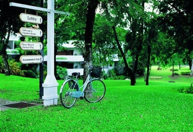 호텔 Comsaed River Kwai Resort