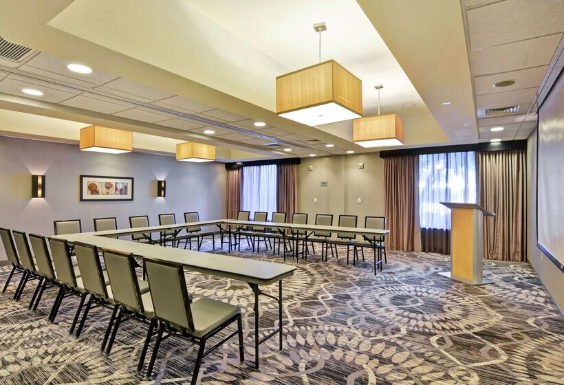 Doubletree By Hilton Hotel Baton Rouge