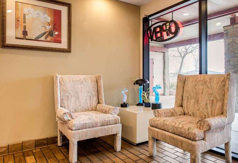 בית מלון כפרי Econo Lodge