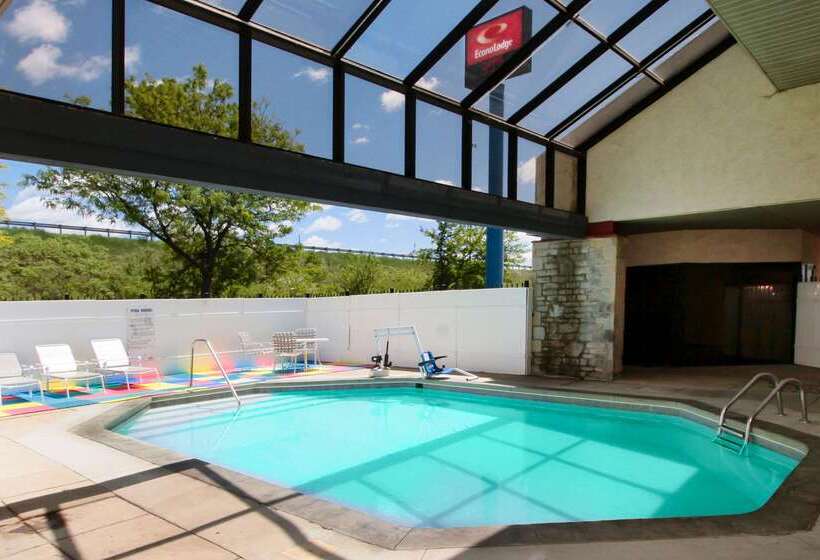 בית מלון כפרי Econo Lodge