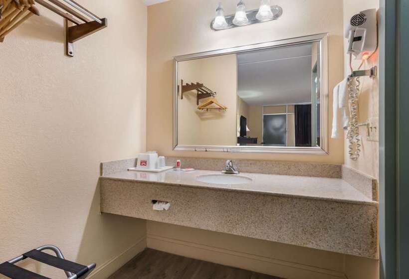 فندق Econo Lodge