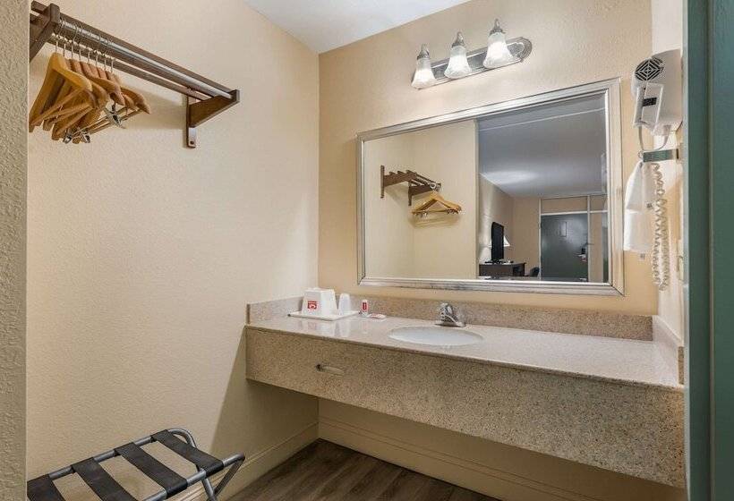 فندق Econo Lodge