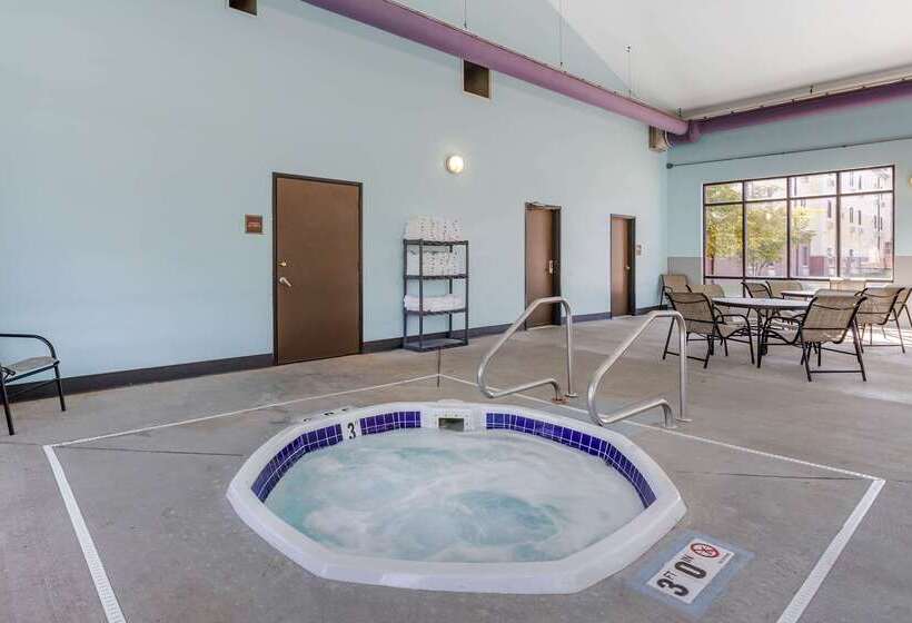 호텔 Econo Lodge Inn & Suites Fairgrounds