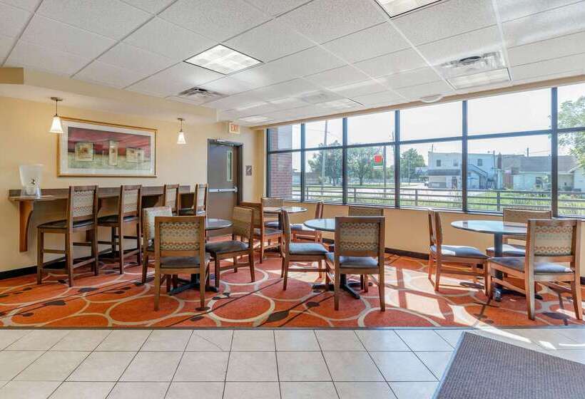 호텔 Econo Lodge Inn & Suites Fairgrounds