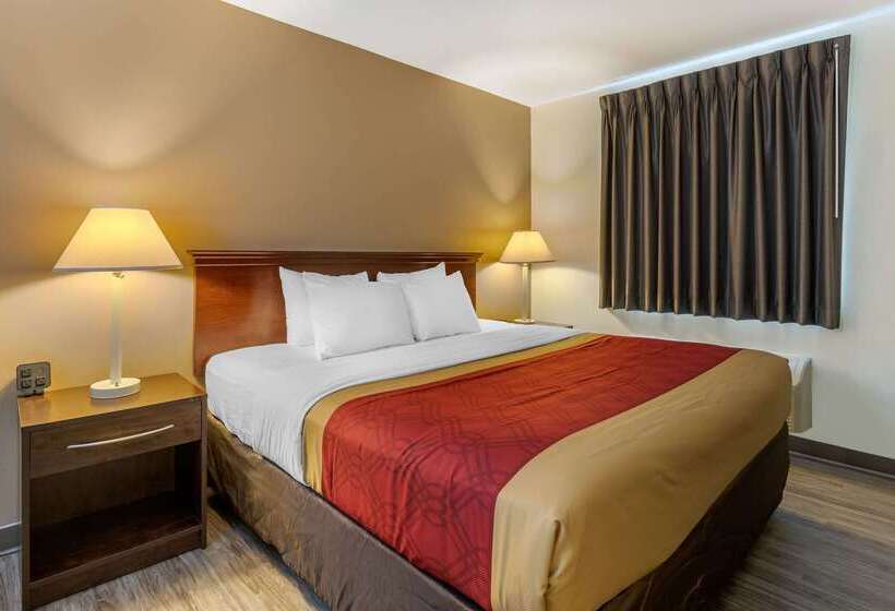 هتل Econo Lodge Inn & Suites Fairgrounds