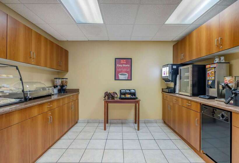 호텔 Econo Lodge Inn & Suites Fairgrounds