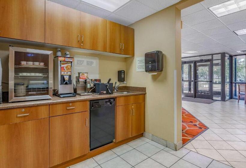 호텔 Econo Lodge Inn & Suites Fairgrounds