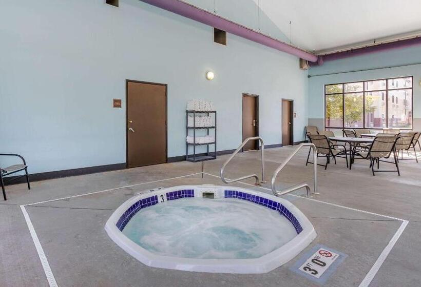 호텔 Econo Lodge Inn & Suites Fairgrounds