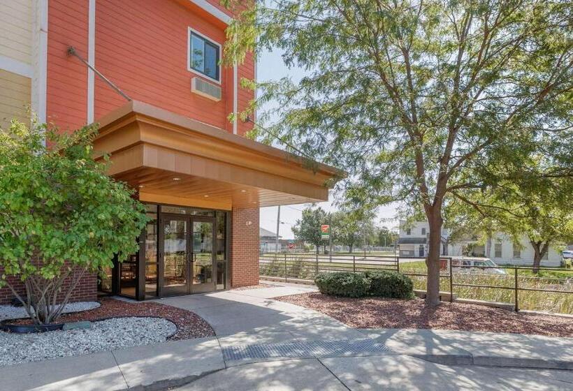 호텔 Econo Lodge Inn & Suites Fairgrounds