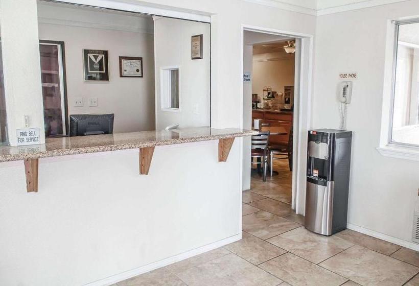 Отель Econo Lodge Midtown Albuquerque