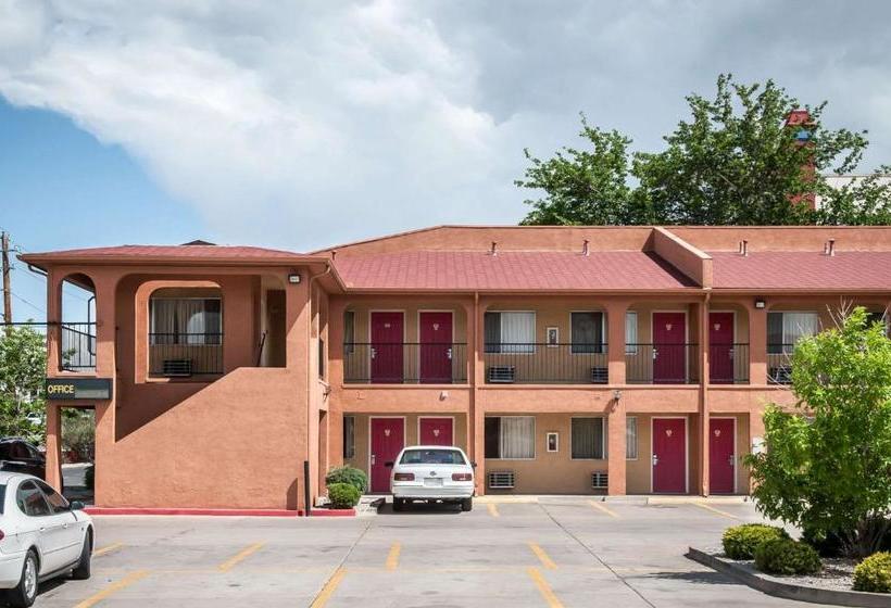 Отель Econo Lodge Midtown Albuquerque