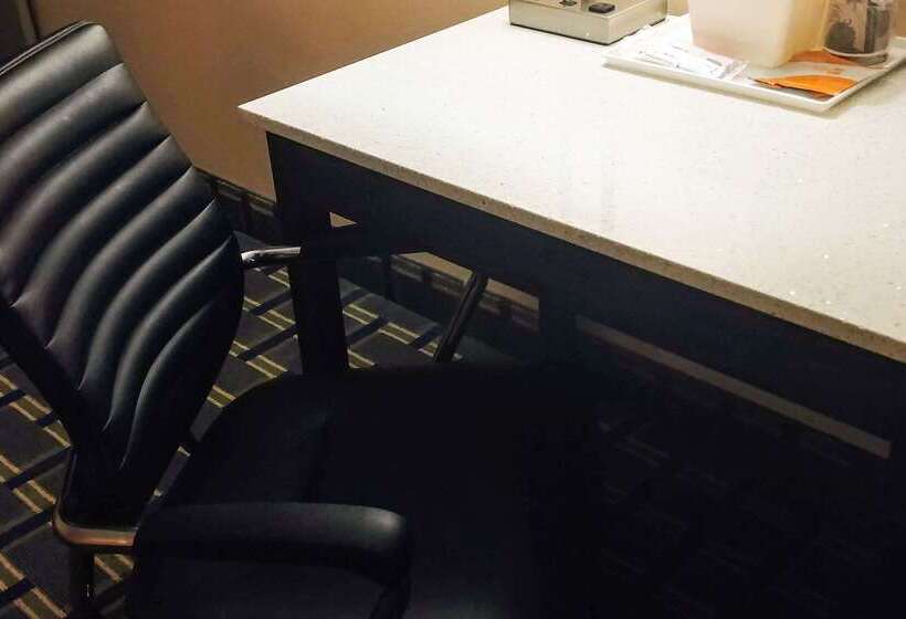 فندق Econo Lodge Milldale  Southington