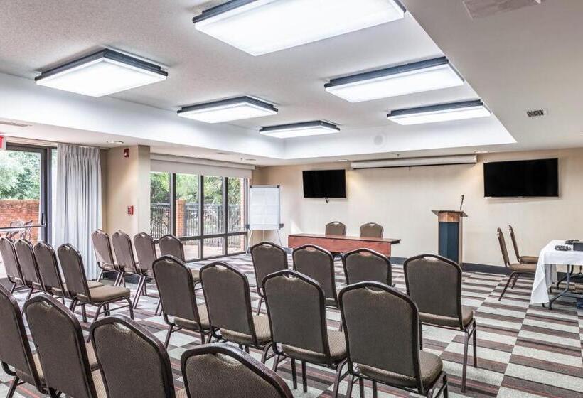 ホテル Four Points By Sheraton Greensboro Airport