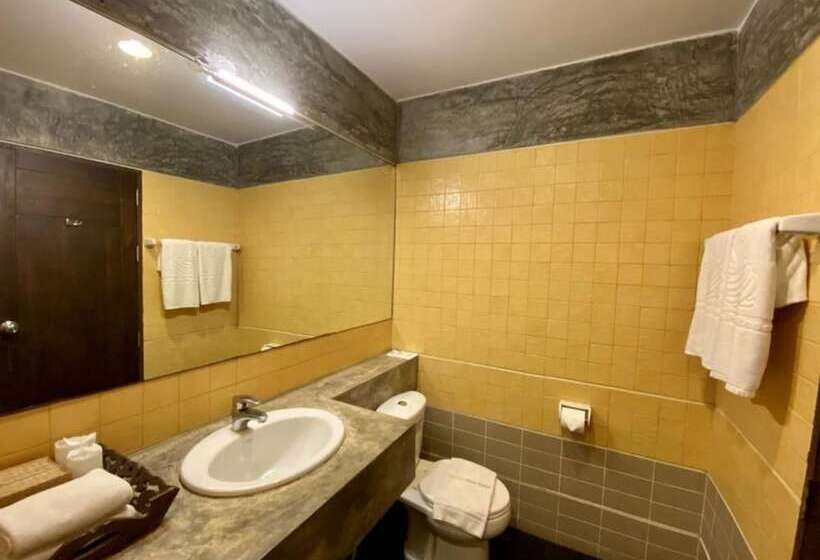 Hotel Golden Pine Beach Resort