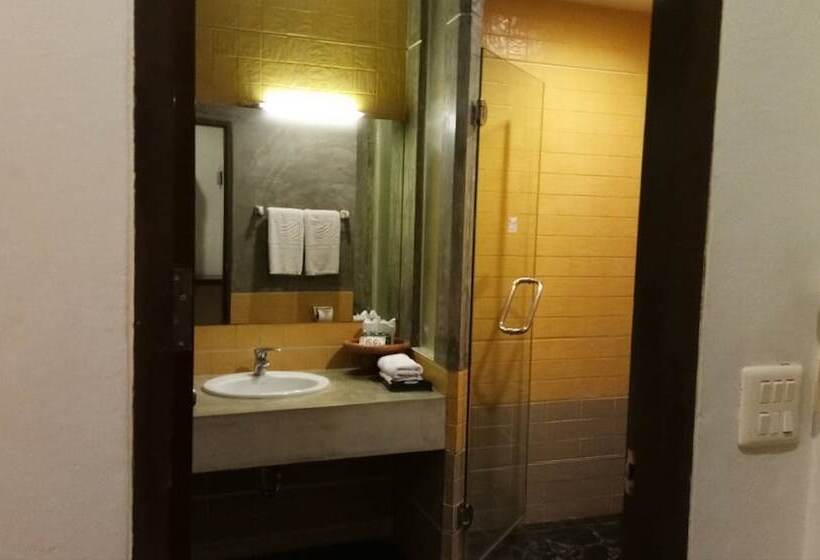 Hotel Golden Pine Beach Resort