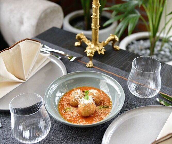 Отель Sacred Mansion