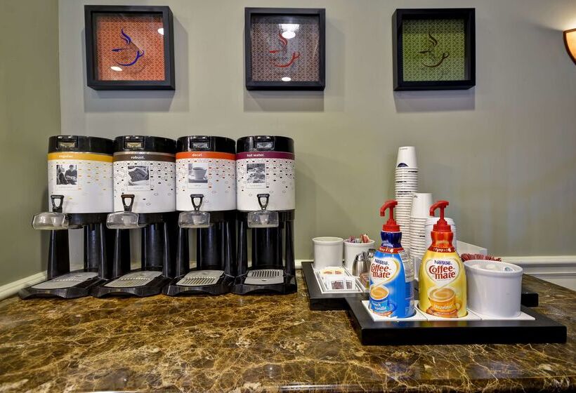 בית מלון כפרי Hampton Inn & Suites Savannah Historic District