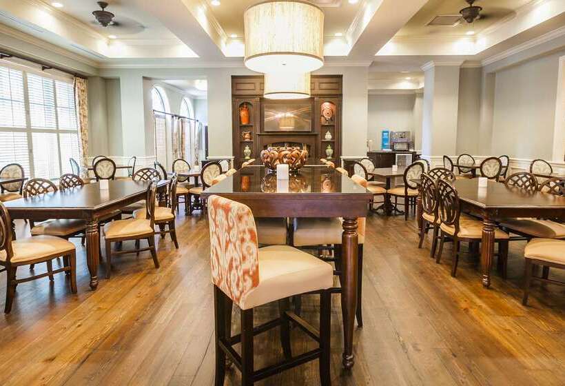בית מלון כפרי Hampton Inn & Suites Savannah Historic District