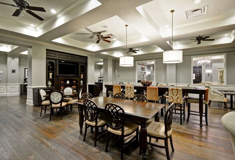 هتل Hampton Inn & Suites Savannah Historic District