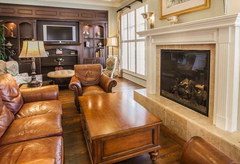 בית מלון כפרי Hampton Inn & Suites Savannah Historic District