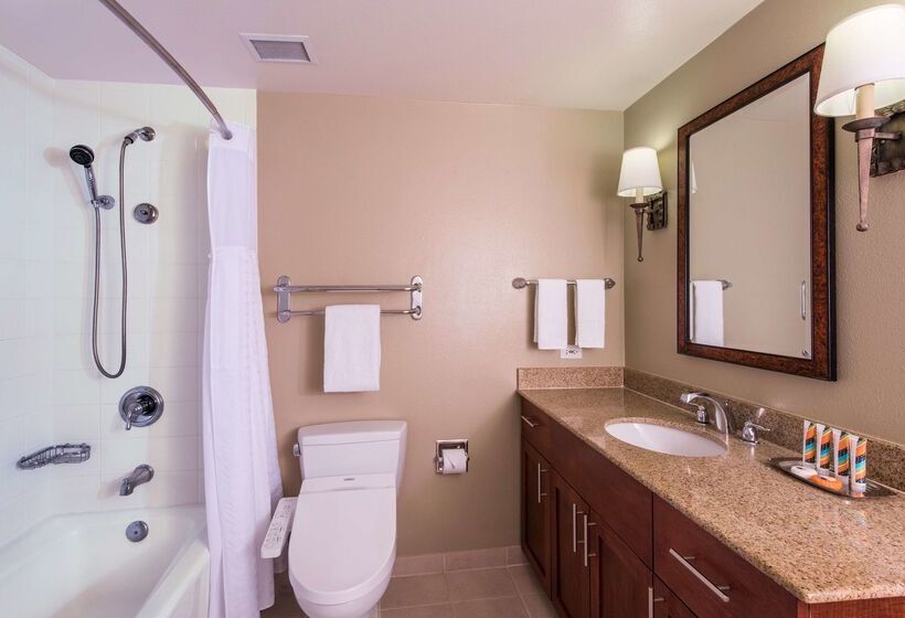 בית מלון כפרי Hilton Grand Vacations Club At Hilton Hawaiian Village