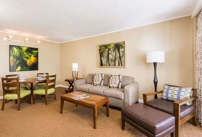 בית מלון כפרי Hilton Grand Vacations Club At Hilton Hawaiian Village