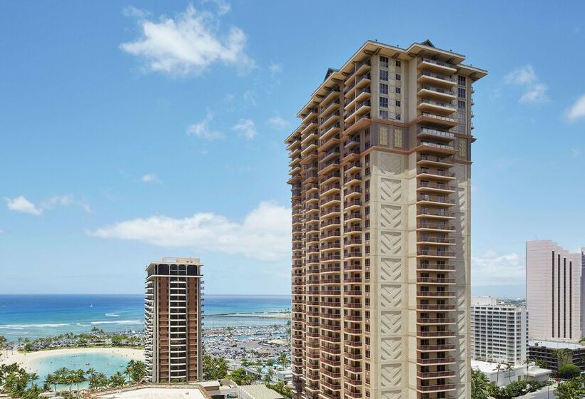 בית מלון כפרי Hilton Grand Vacations Club Grand Waikikian Honolulu