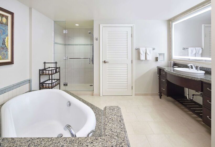 בית מלון כפרי Hilton Grand Vacations Club Grand Waikikian Honolulu