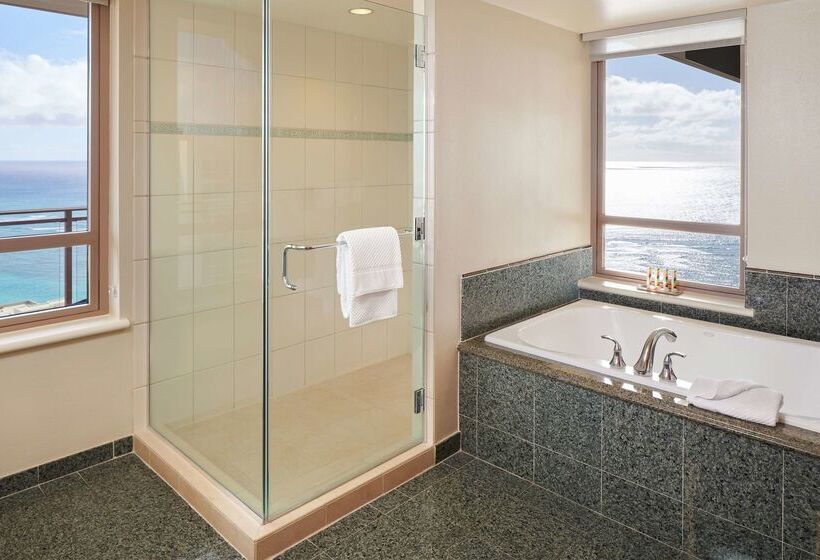 בית מלון כפרי Hilton Grand Vacations Club Grand Waikikian Honolulu