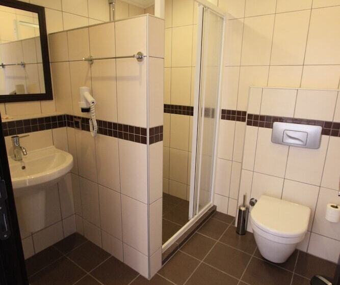 호텔 Holiday Calbis