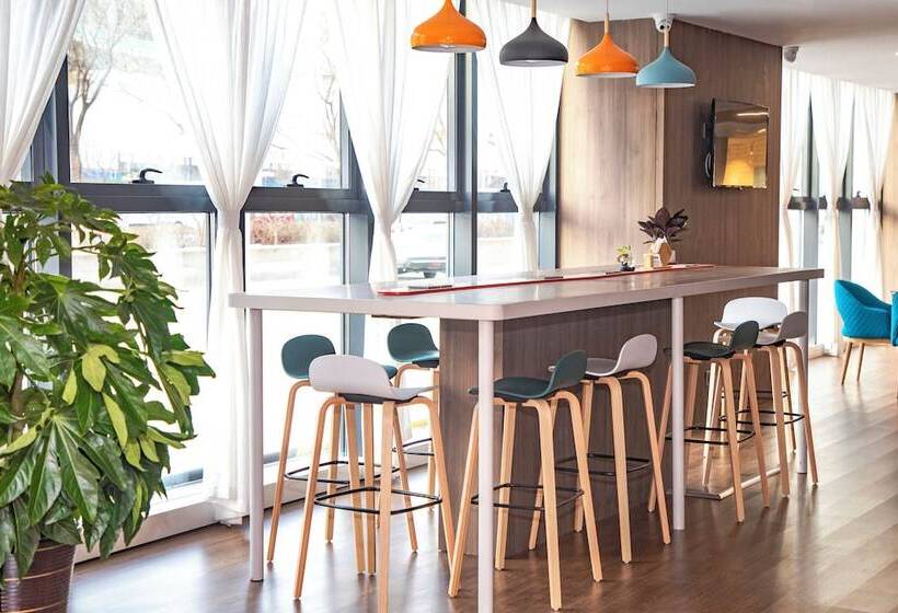 בית מלון כפרי Holiday Inn Express Tianjin Dongli By Ihg