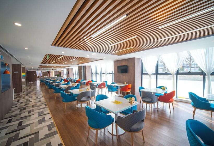 בית מלון כפרי Holiday Inn Express Tianjin Dongli By Ihg