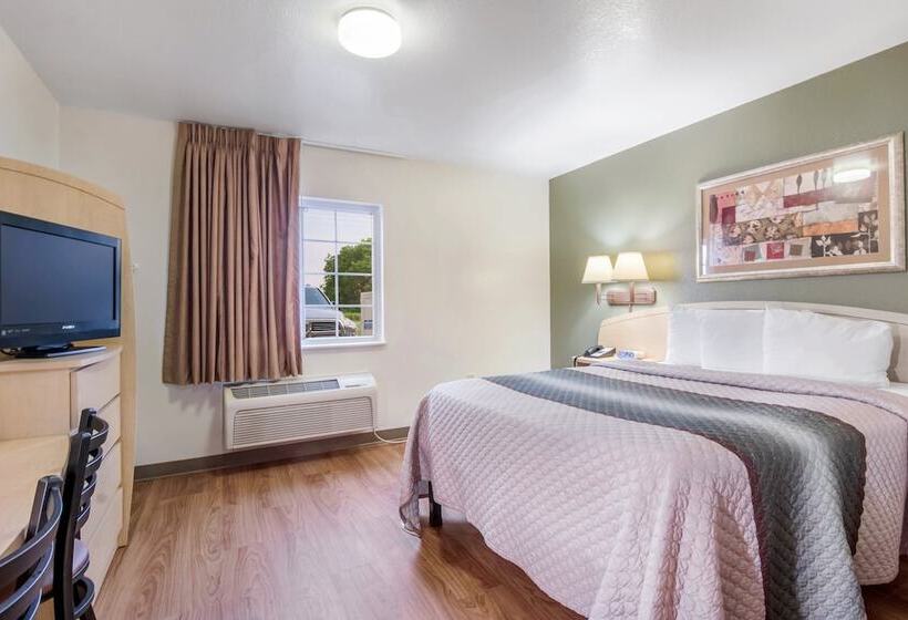 هتل Hometowne Studios & Suites By Red Roof Bentonville