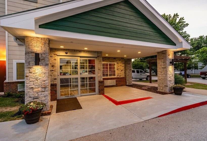 هتل Hometowne Studios & Suites By Red Roof Bentonville