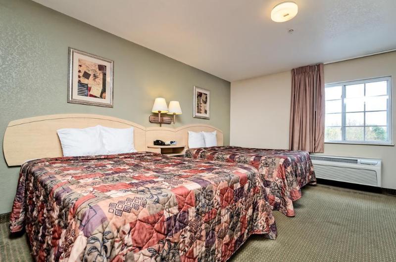 هتل Hometowne Studios & Suites By Red Roof Bentonville