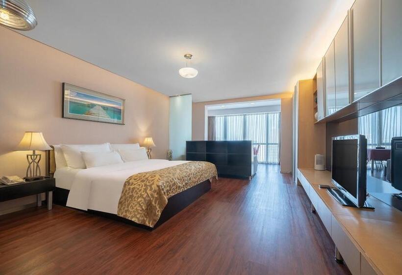 هتل Qingdao Housing International