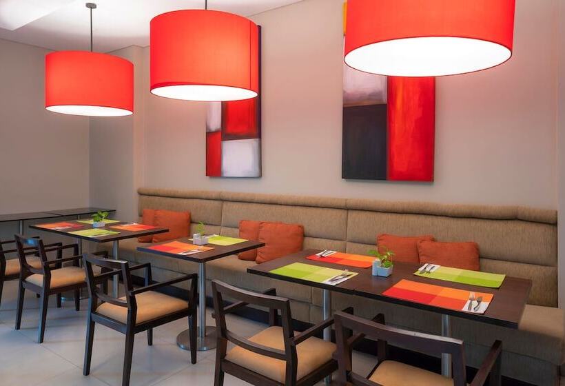 호텔 Ibis Phuket Patong