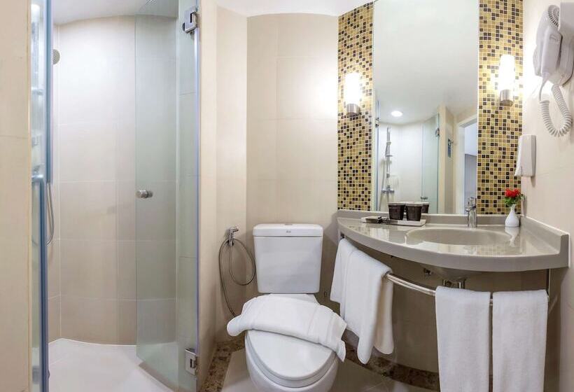 호텔 Ibis Phuket Patong