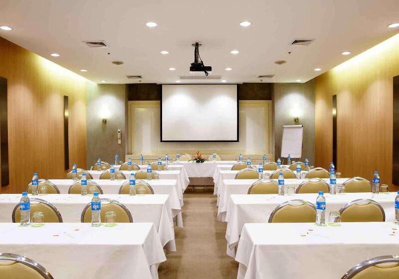 호텔 Ibis Phuket Patong