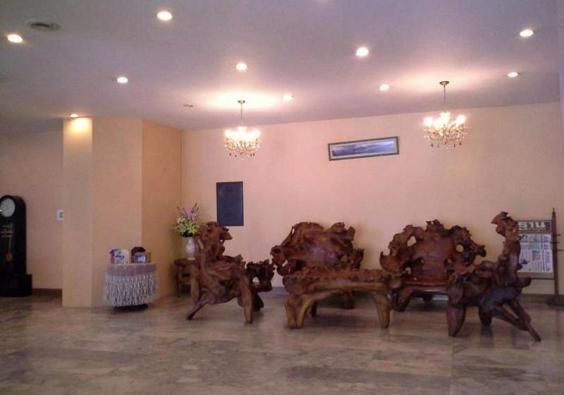 호텔 Jansom Chumporn