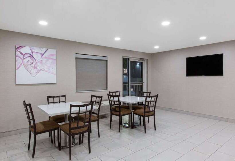 فندق La Quinta By Wyndham Blue Springs