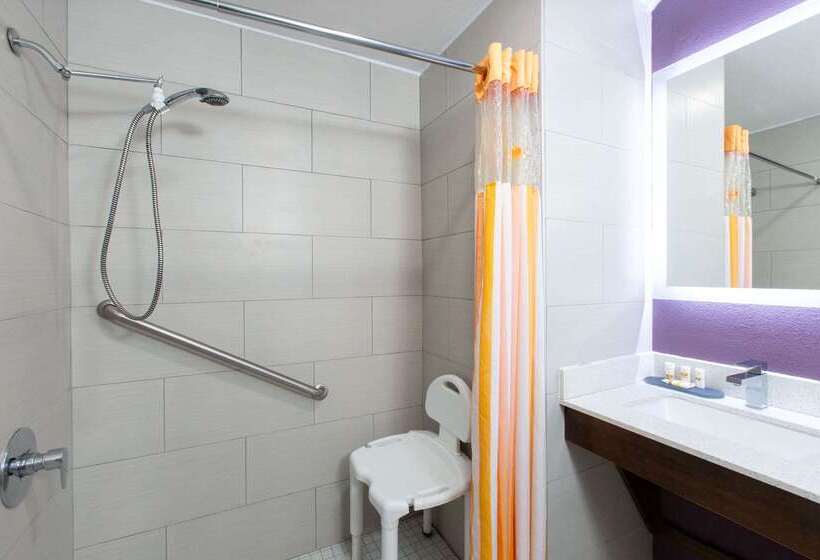 فندق La Quinta By Wyndham Blue Springs