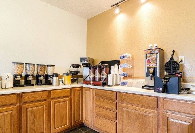 Отель Meadow Acres Inn