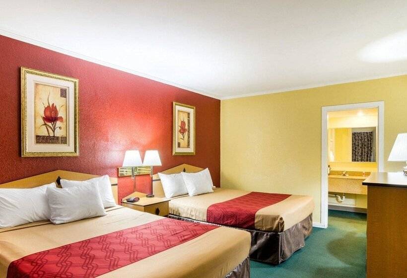 Отель Meadow Acres Inn