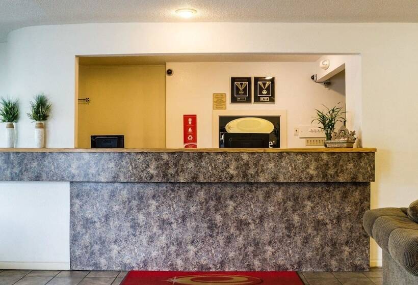 Отель Meadow Acres Inn