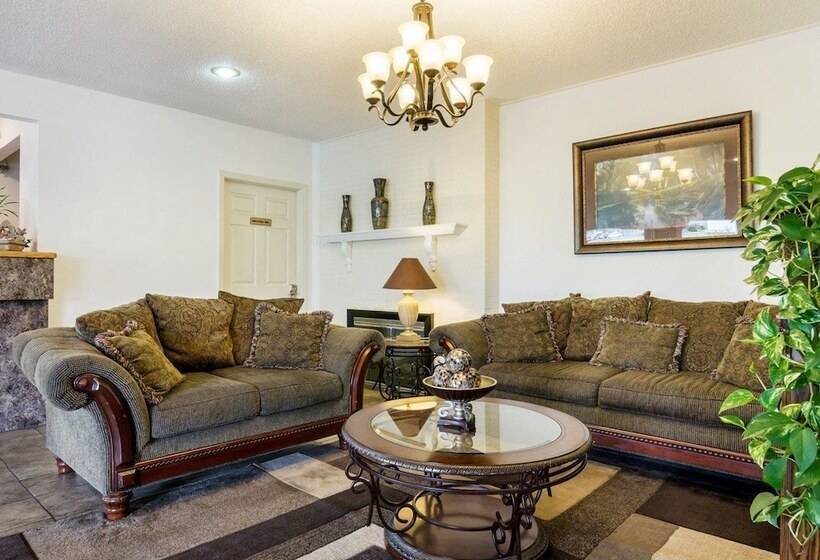 Отель Meadow Acres Inn